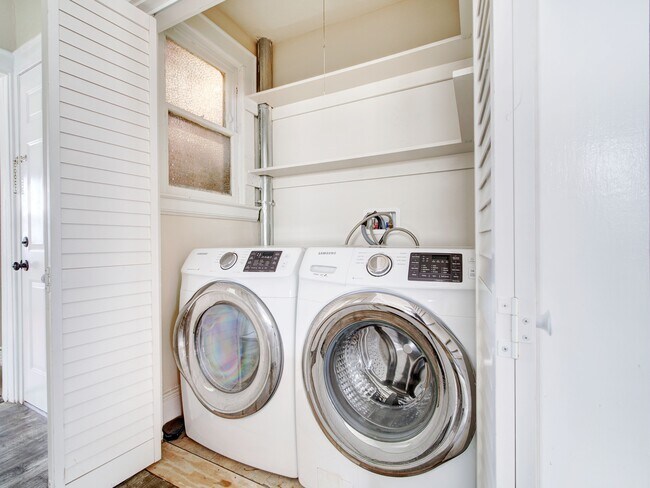 Foto del edificio - 97 La France Ave