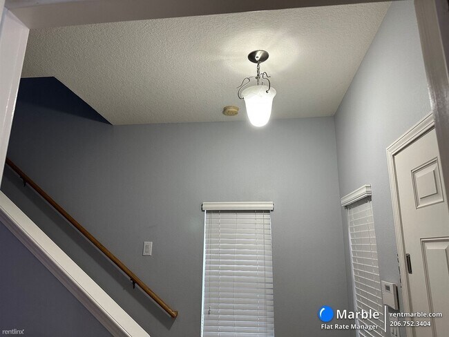 Building Photo - 3 br, 2.5 bath Townhome - 6650 Holly Heath Dr