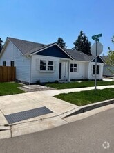 Building Photo - 1608 Zoe Ave