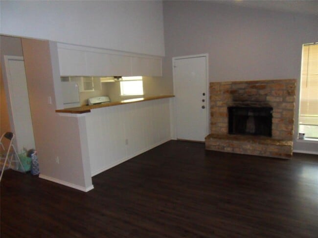 Building Photo - 811 Sirocco Dr