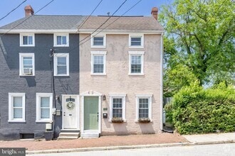 Building Photo - 222 Ann St