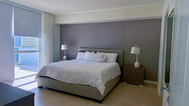 Foto del edificio - 401 N Birch Rd