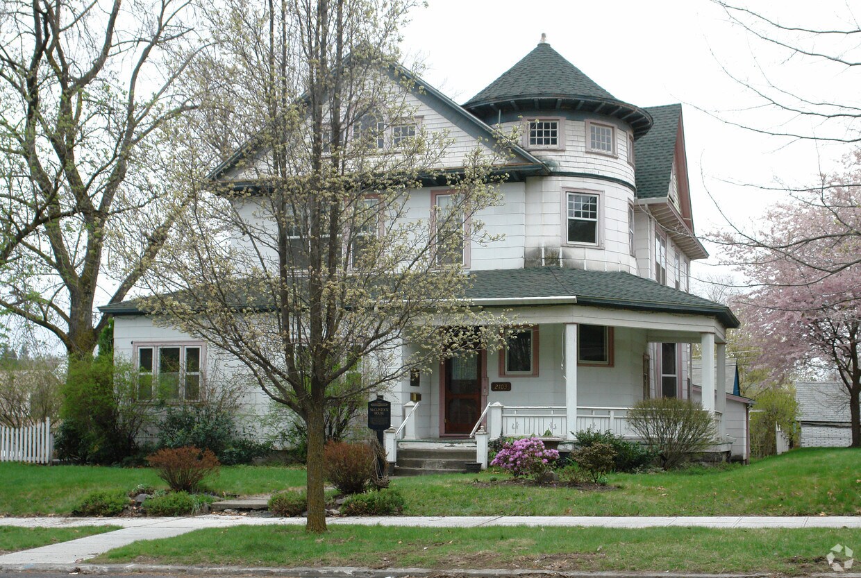 Foto principal - 2103 W 4th Ave