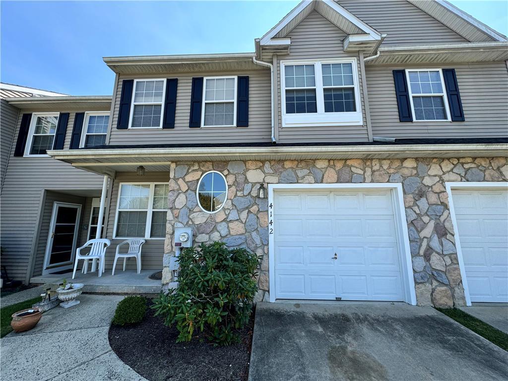 Primary Photo - 4142 Huckleberry Dr