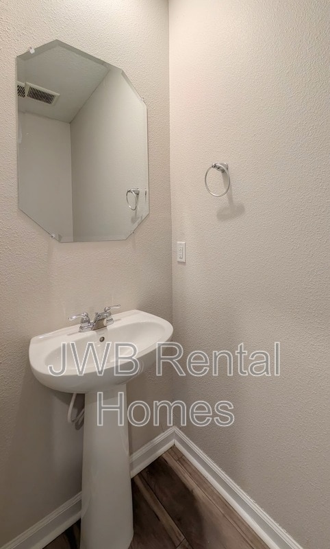 Building Photo - 9850 Fiddleback Ln