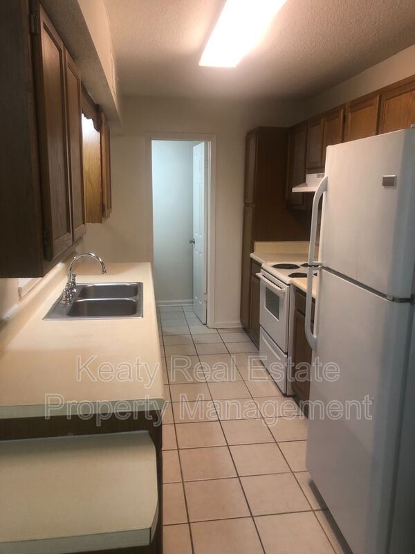 Building Photo - 111 Shekel Dr