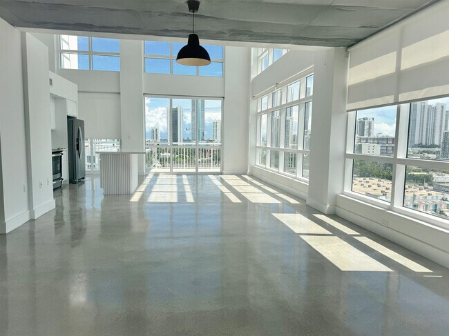 Foto del edificio - Cynergi Lofts at Wynwood