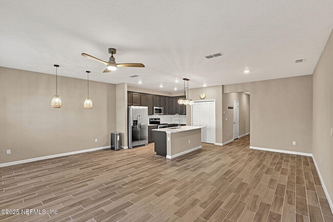 Foto del edificio - 483 Boracay Cir