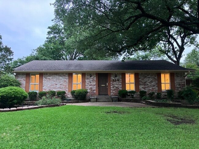 Building Photo - 619 Twilight Trl