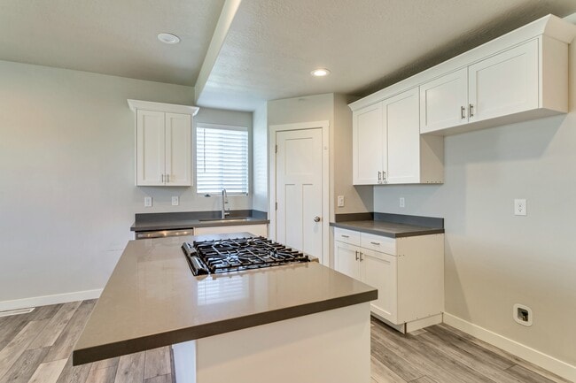 Building Photo - 808 S 1710 E