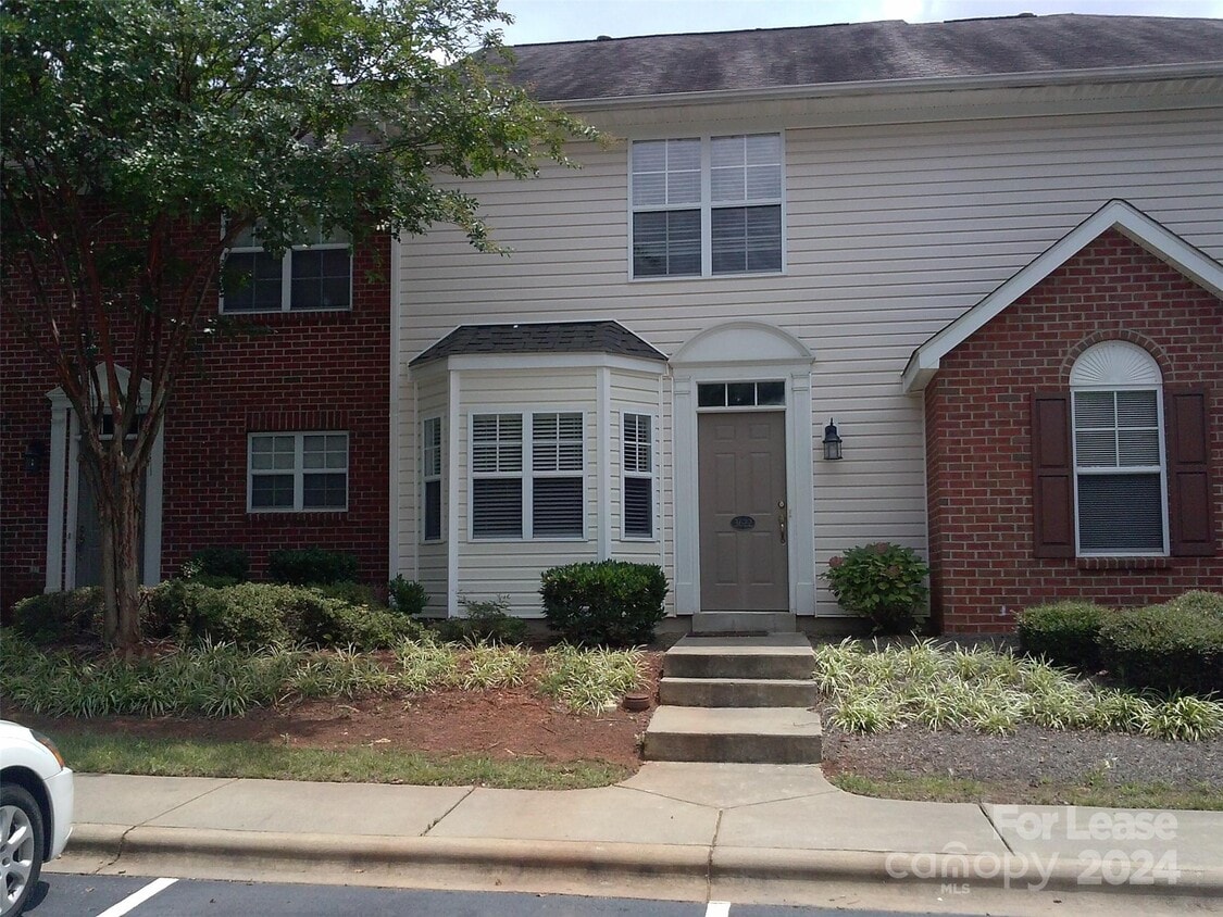 3622 Melrose Cottage Dr, Matthews, NC 28105 Townhome Rentals in