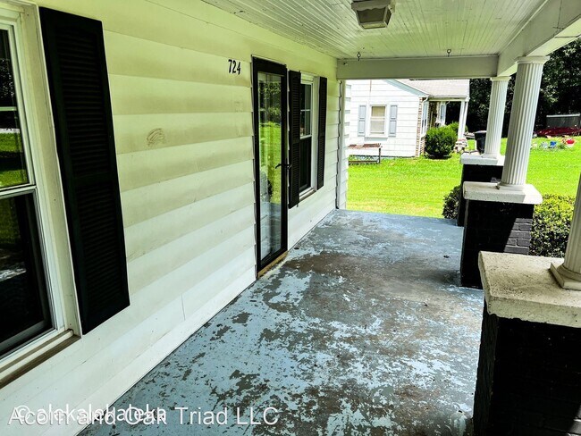 Building Photo - 3 br, 1 bath House - 724 Elmira St