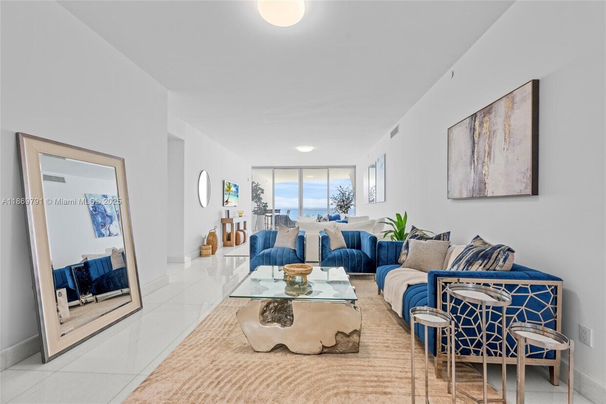 Primary Photo - 16901 Collins Ave