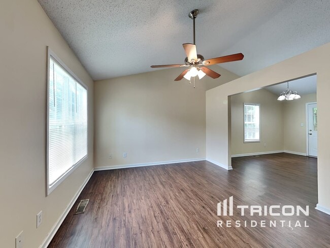 Building Photo - 238 Brookside Dr