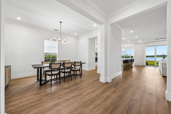 Building Photo - 655 Hookline Cir