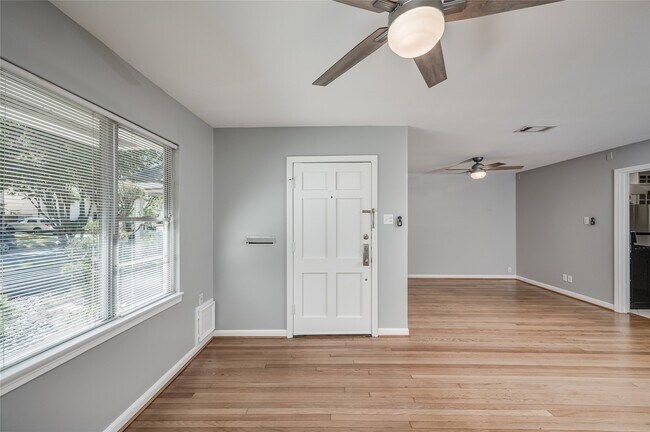 Foto del edificio - 3322 Elmridge St