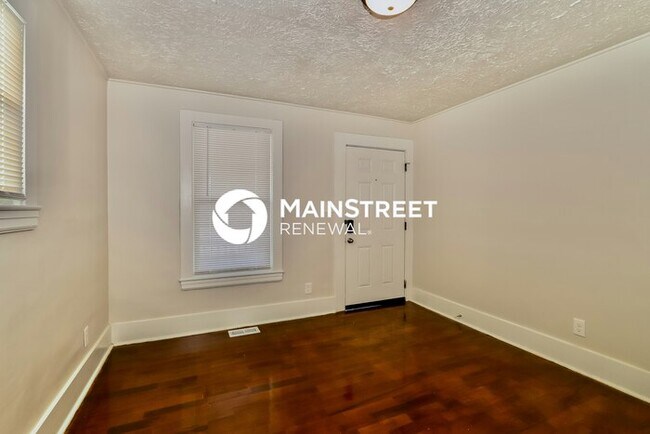 Foto del edificio - 3 Bedroom Pet-Friendly Home in Louisville,...