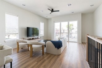 Building Photo - 2428 Ella Blvd