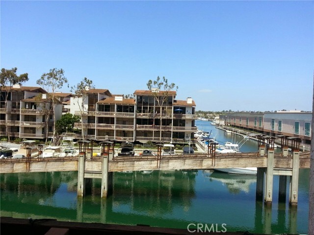 Building Photo - 8331 Marina Pacifica Dr N