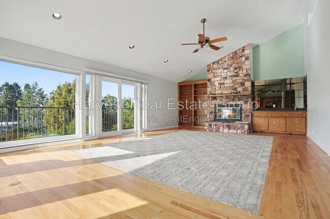 Building Photo - 2652 Hillcrest Ave