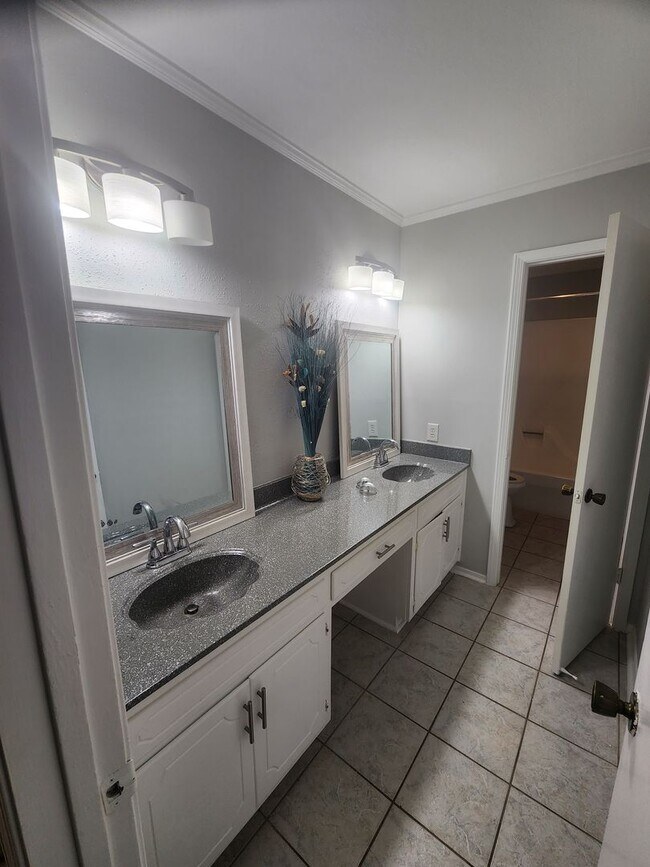 Building Photo - Remodeled Corner Lot, Large Backyard With ...