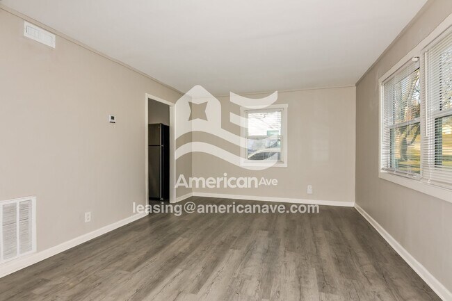 Foto del edificio - 8620 Graham Ln