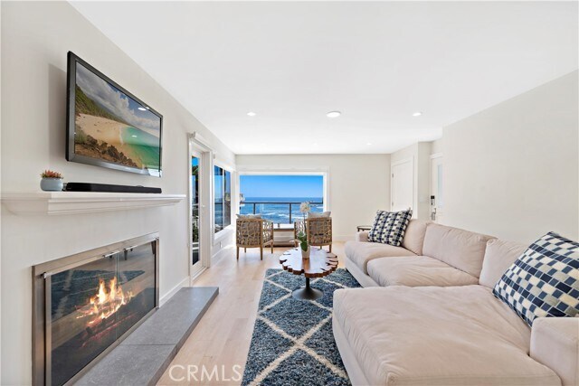 Foto del edificio - 825 Cliff Dr