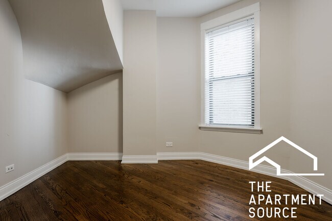 Foto del edificio - 2748 N Richmond St