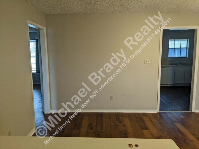 Foto del edificio - 2 Bedroom 2 bath unit