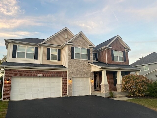 Foto principal - 16W764 Hawthorne Ct