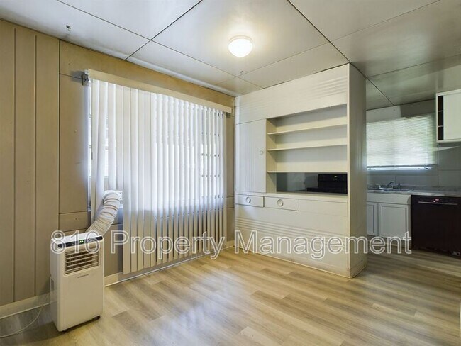 Foto del edificio - 2813 E Meyer Blvd