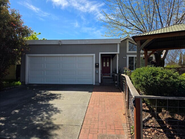 Building Photo - 437 Korbel Pl