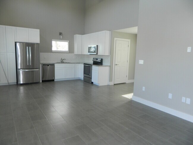 Foto del edificio - 4401 Hank Ave
