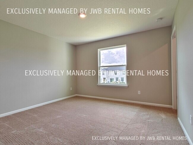 Foto del edificio - 9818 Fiddleback Ln