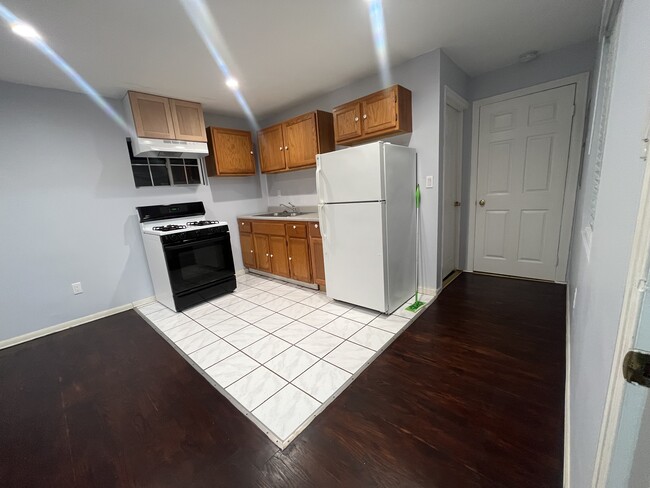 Kitchen - 2608 Purdue Ave