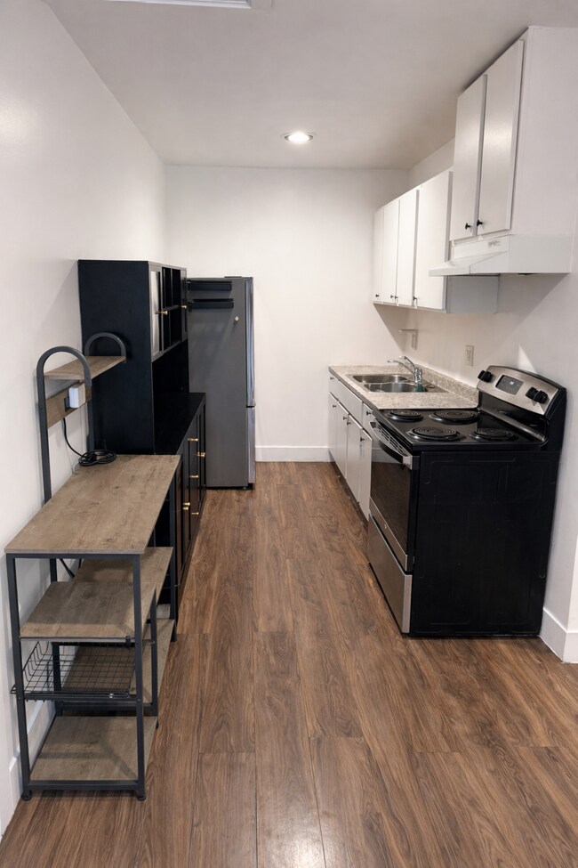 Foto del edificio - 12981 Branford St