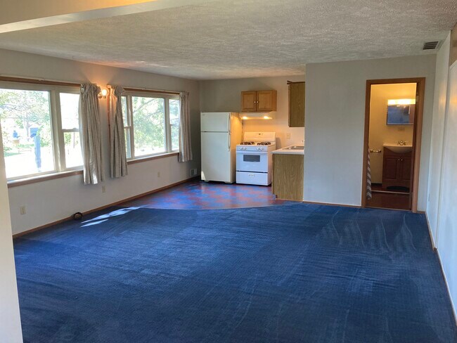 Open floor plan - 3593 Old Hwy 27 S