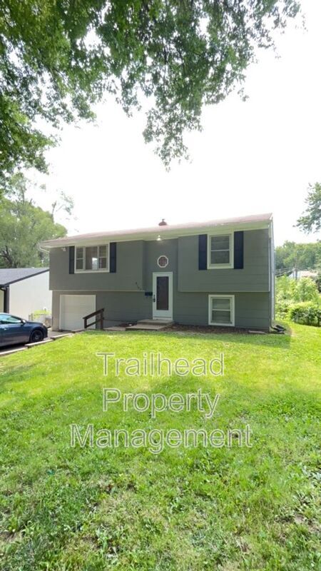 Building Photo - 8105 NE San Rafael Dr