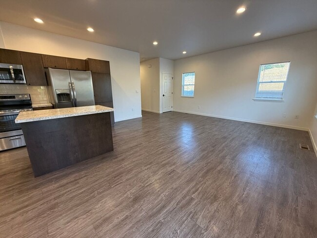 Building Photo - 217 N 76th Ave