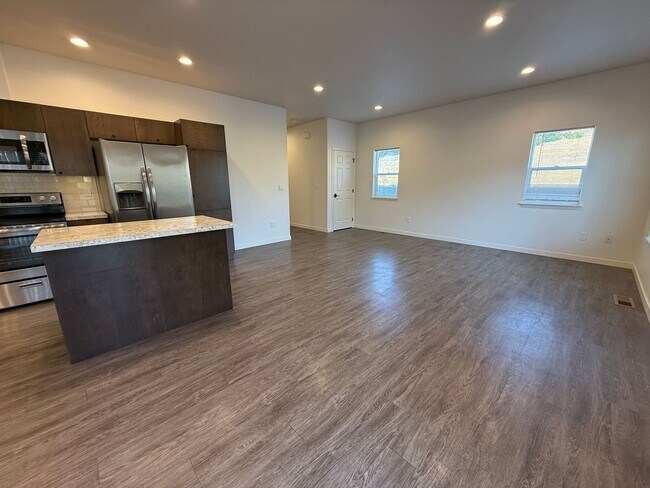 Foto del edificio - 217 N 76th Ave