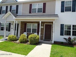 Building Photo - 8008 Banister Loop