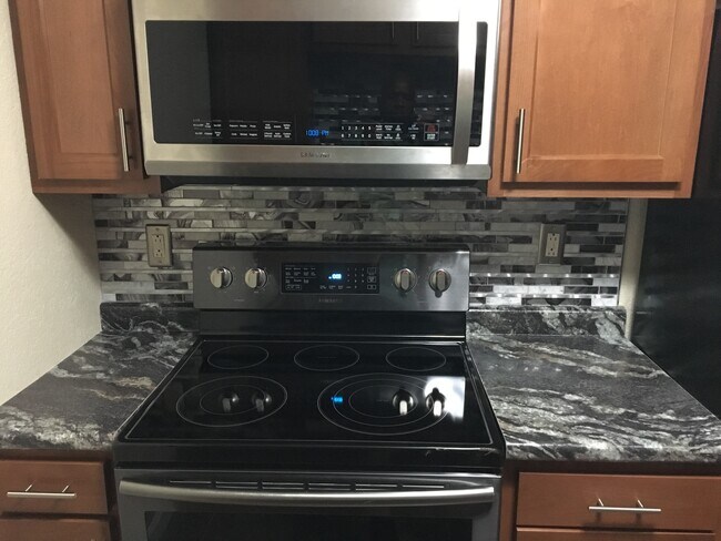 Foto del edificio - 2564 Lisa Dr