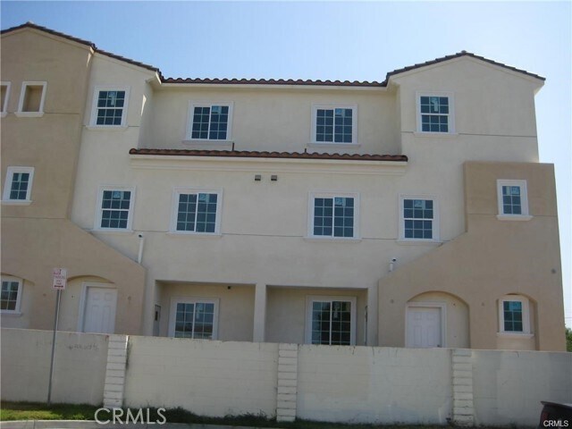 Building Photo - 926 W La Jolla St