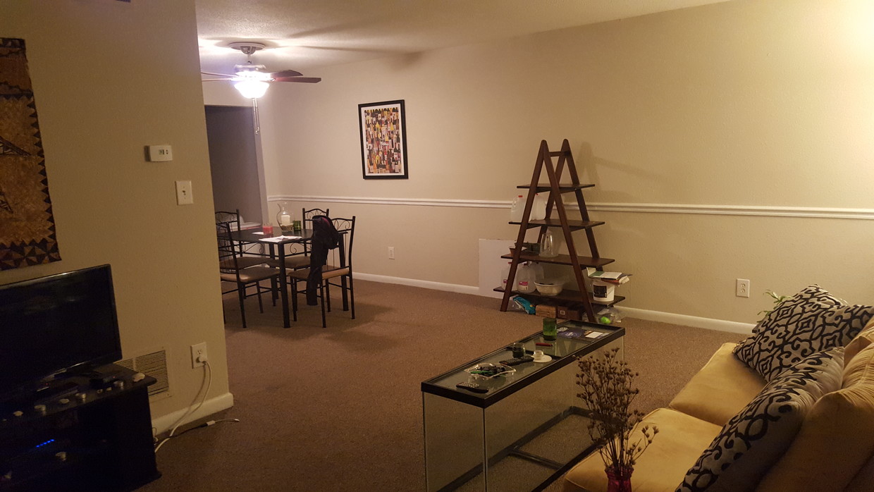 Open living area - 112 NC-54