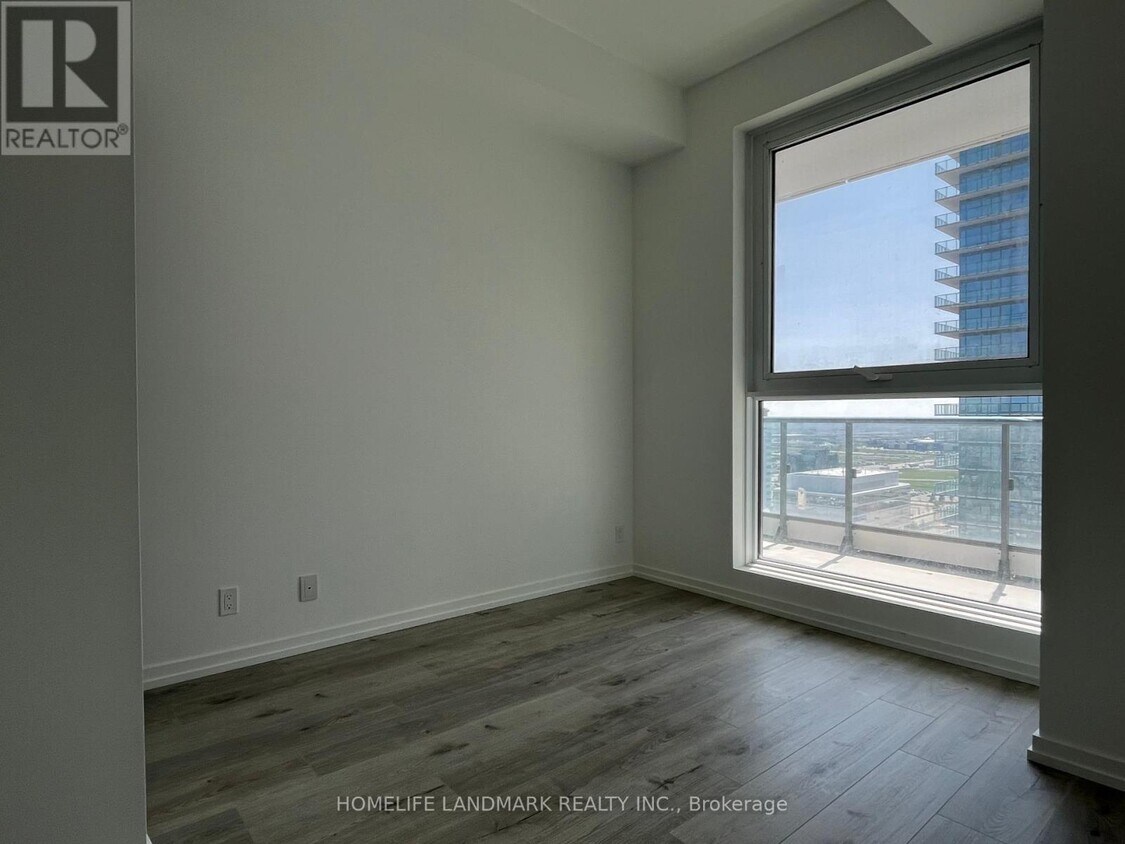 Photo principale - 7890-7890 Jane St