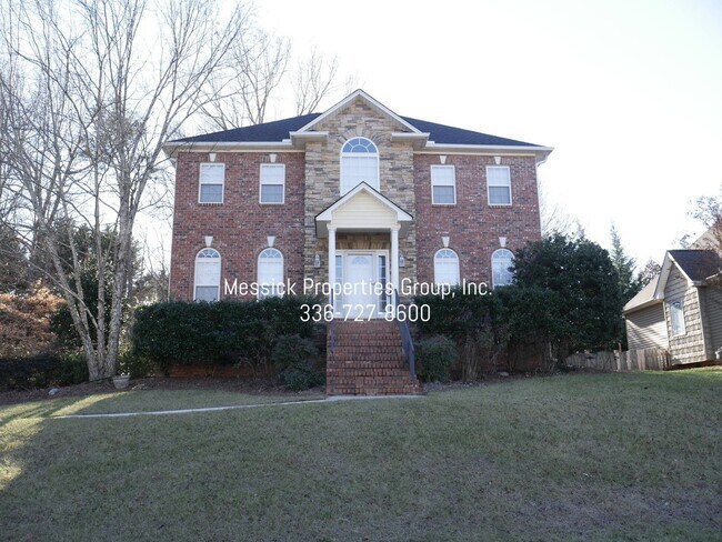 Foto del edificio - PEPPERTREE/CLEMMONS!