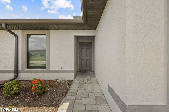 Building Photo - 3429 SW 8th Pl