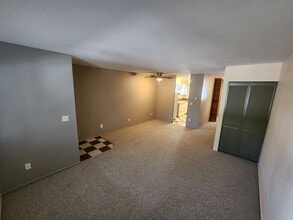 Building Photo - 7002-7140-7140 N Alta Ave