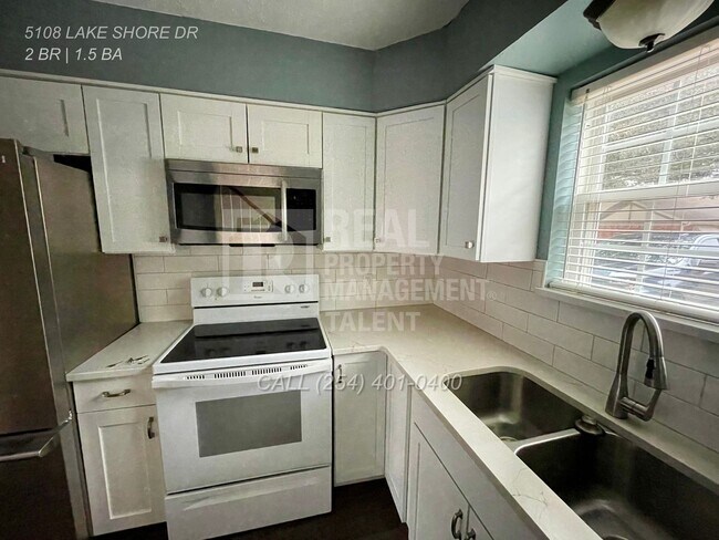 Building Photo - 2 Bedroom, 1.5 Bathroom Townhome for Rent ...