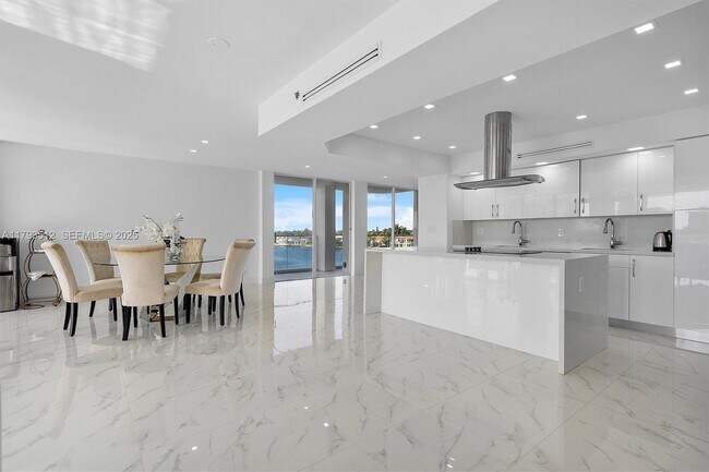 Building Photo - 19707 Turnberry Way